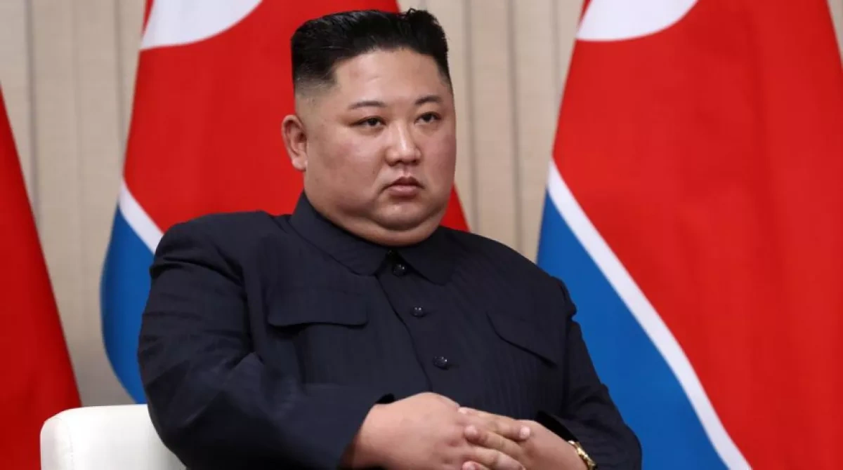 North Korean leader inspects facility developing "secret" submarine weapons PHOTO