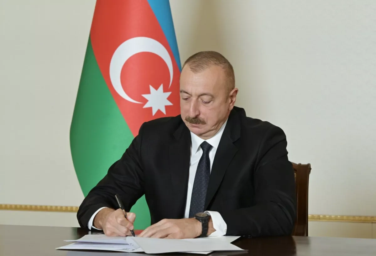 Azerbaijani president recalls envoys to Poland, Netherlands, appoints successors