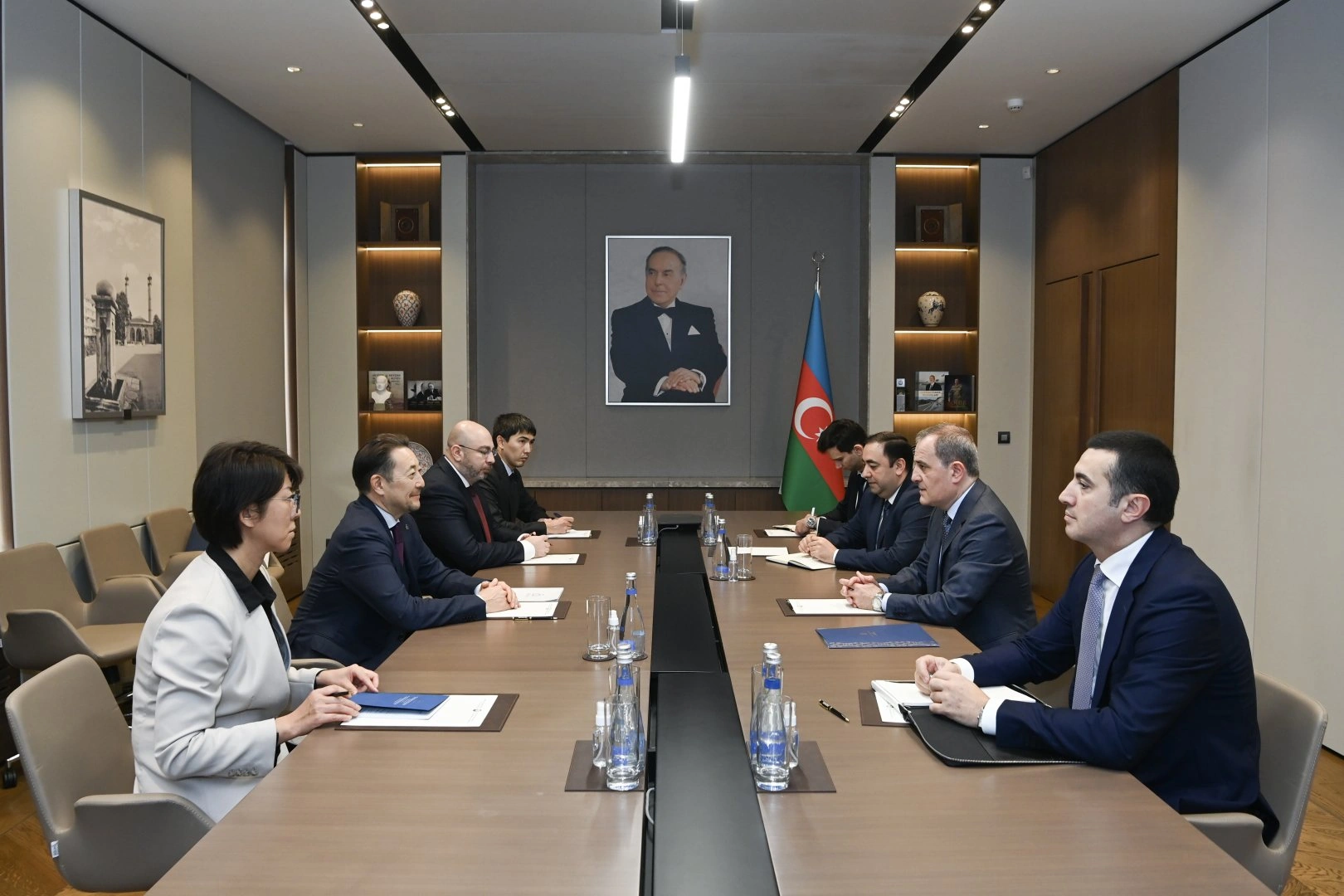 Azerbaijan discusses CICA development with secretary-general (PHOTO)