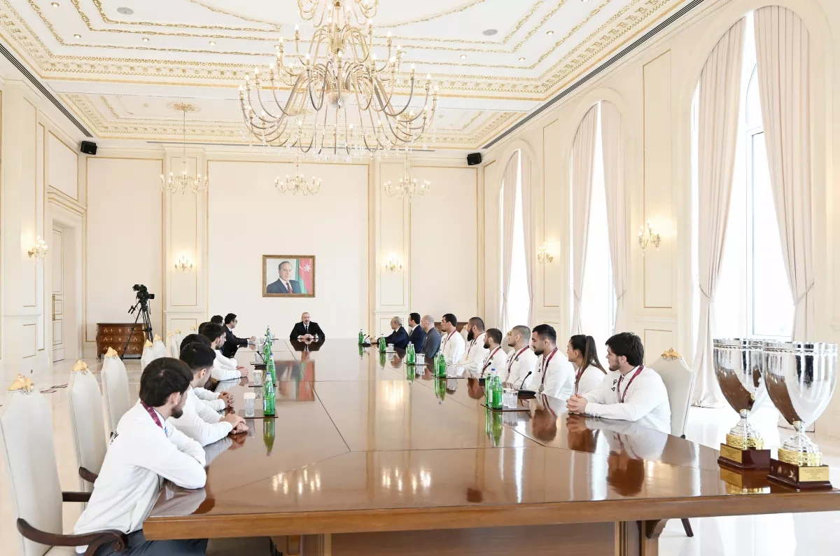 President Aliyev honors national wrestling teams following European Championships PHOTO