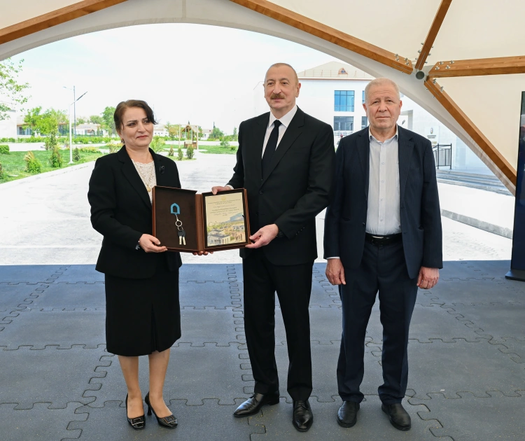 President Ilham Aliyev, First Lady Mehriban Aliyeva meet with residents of Shukurbeyli village of Jabrayil district (PHOTO)