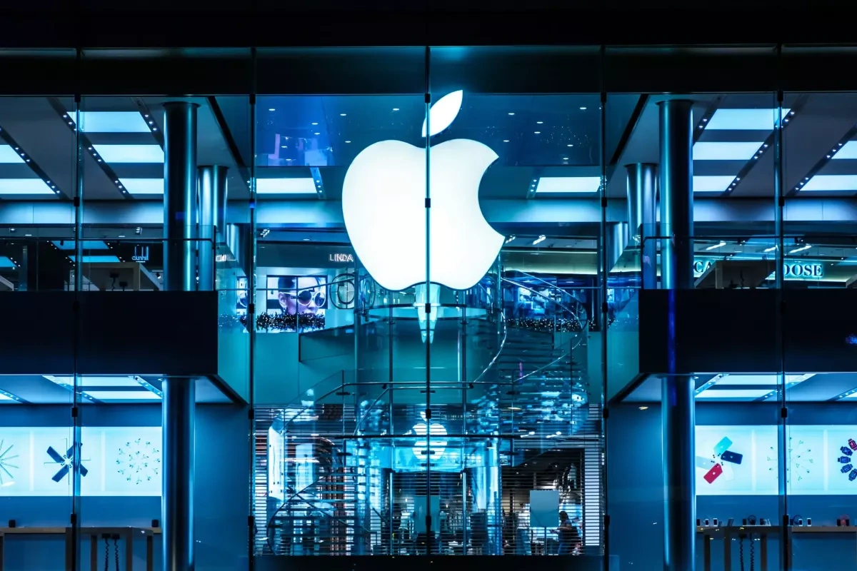 Analysts debate whether Apple's measured AI approach will pay off