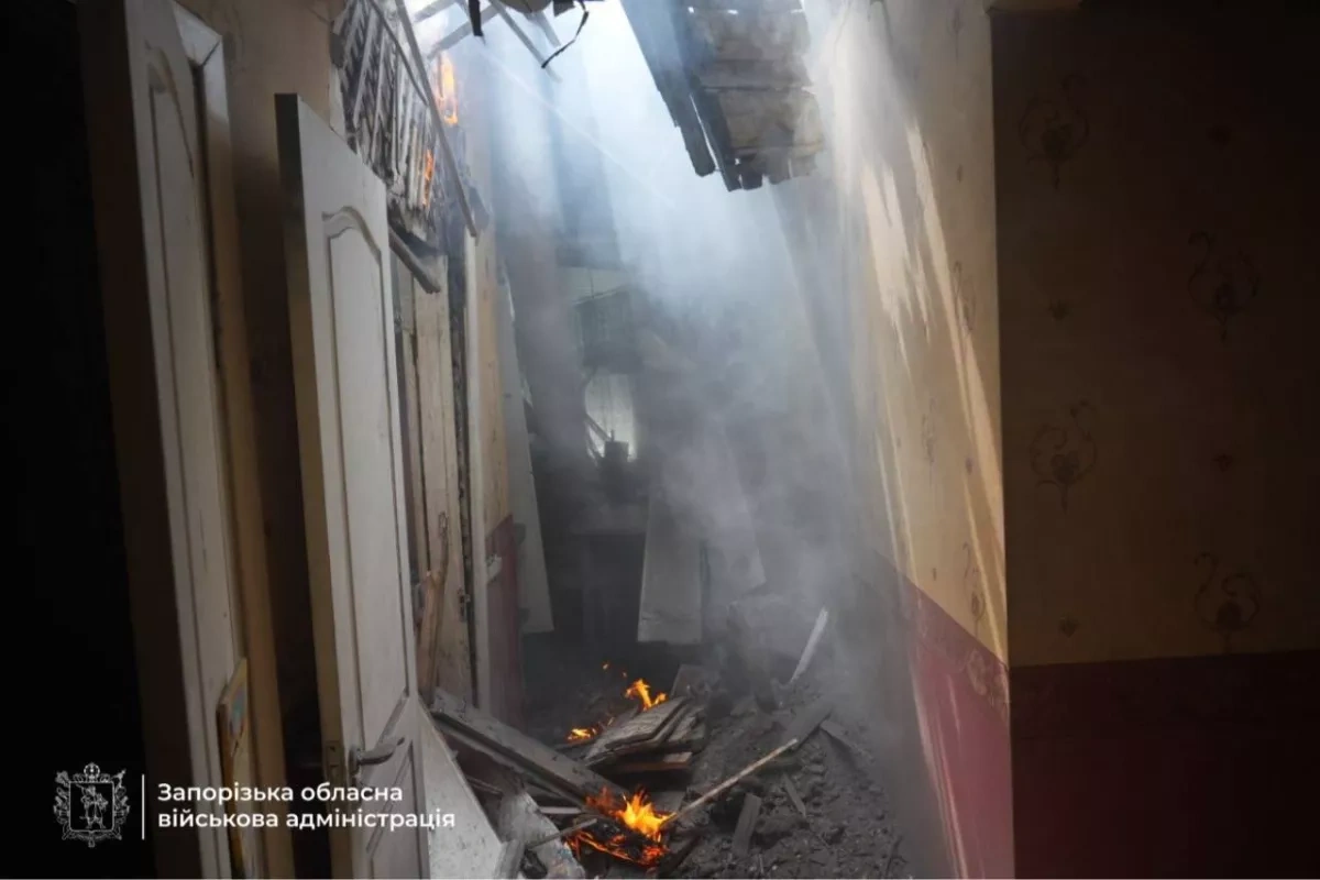 Second morning strike on Ukraine's Zaporizhzhia leaves one dead PHOTO