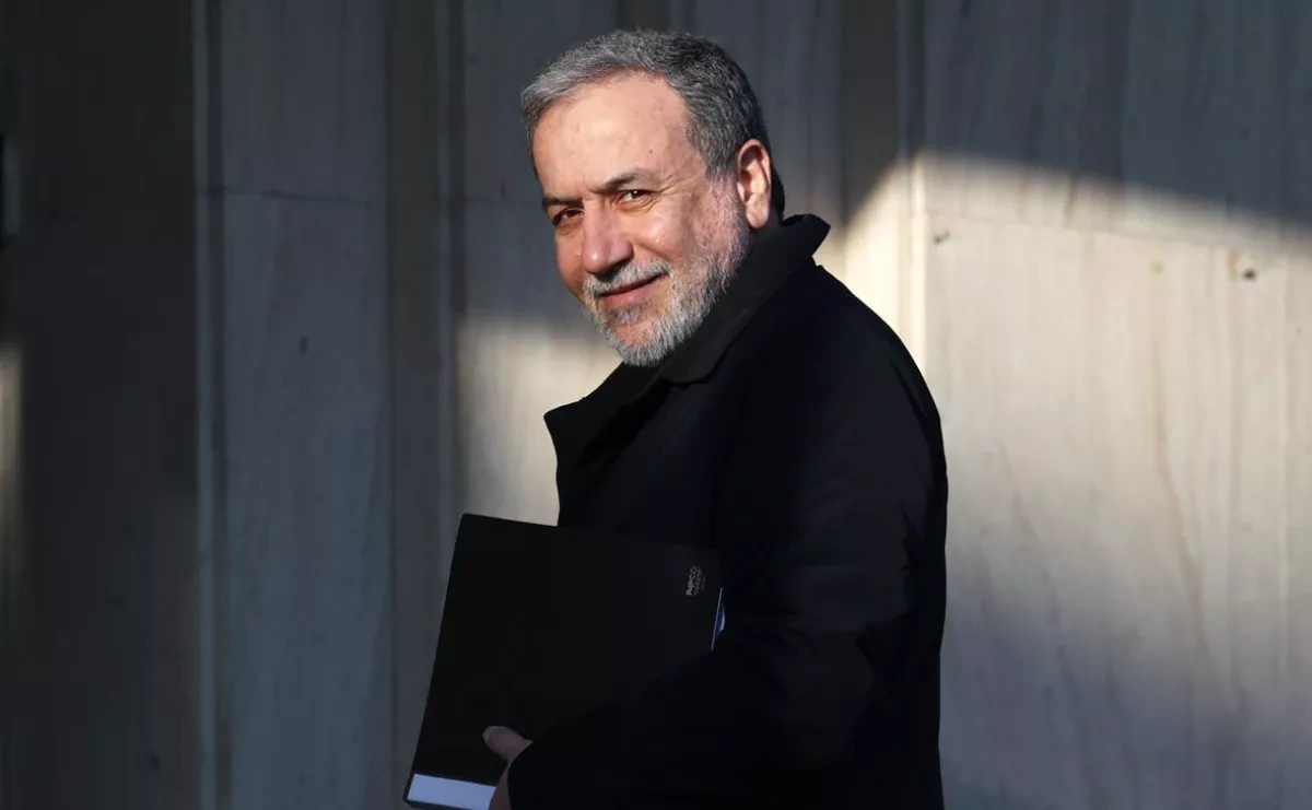 Tehran signals readiness for possible US military, diplomatic moves