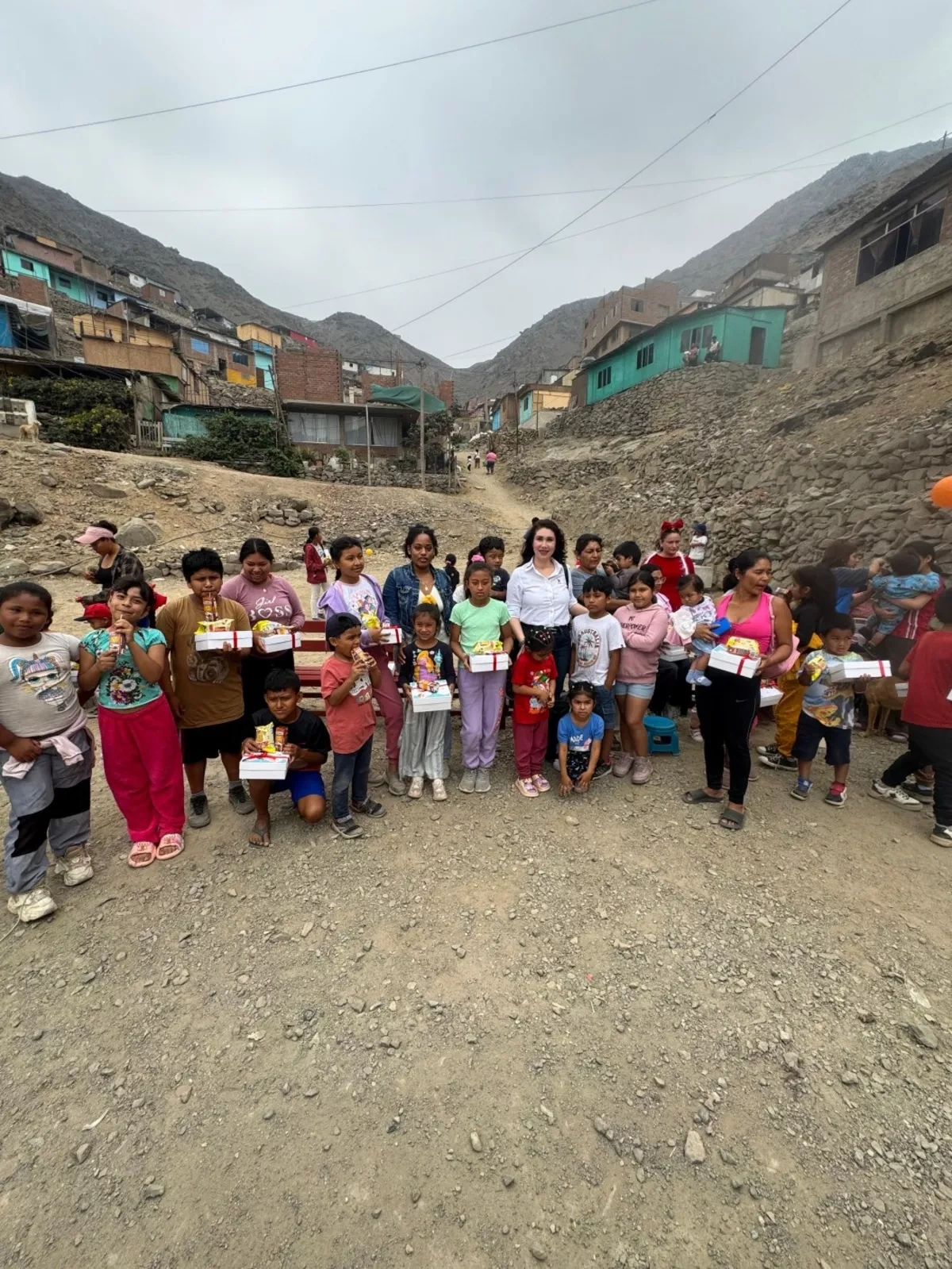 Azerbaijani embassy hosts charity event in Peru PHOTO