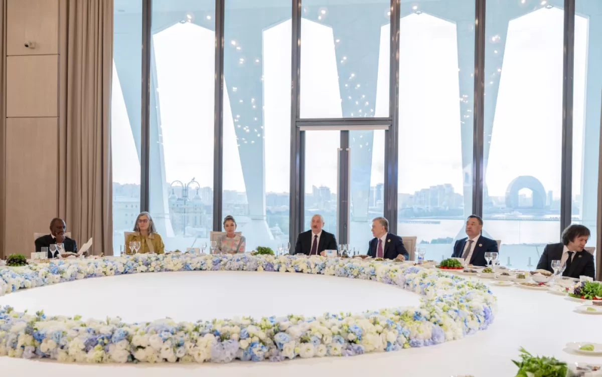 Azerbaijan’s president honours WUF13 leaders, delegations with official reception PHOTO