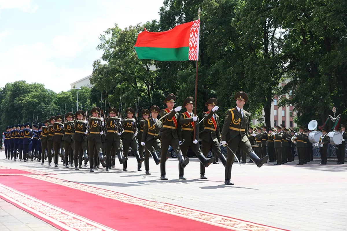 Azerbaijan top army commander reviews military cooperation during Belarus visit PHOTO