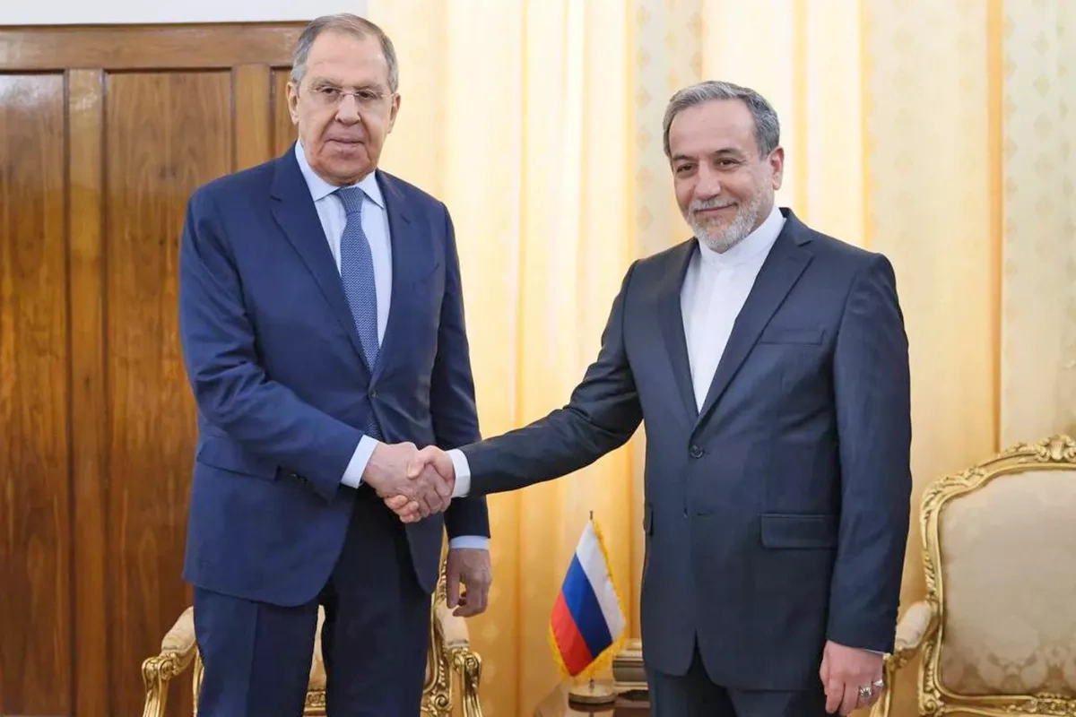 Russian, Iranian FMs meet on sidelines of SCO gathering VIDEO