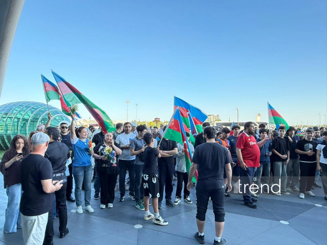Azerbaijan’s European minifootball champions return home (PHOTO)