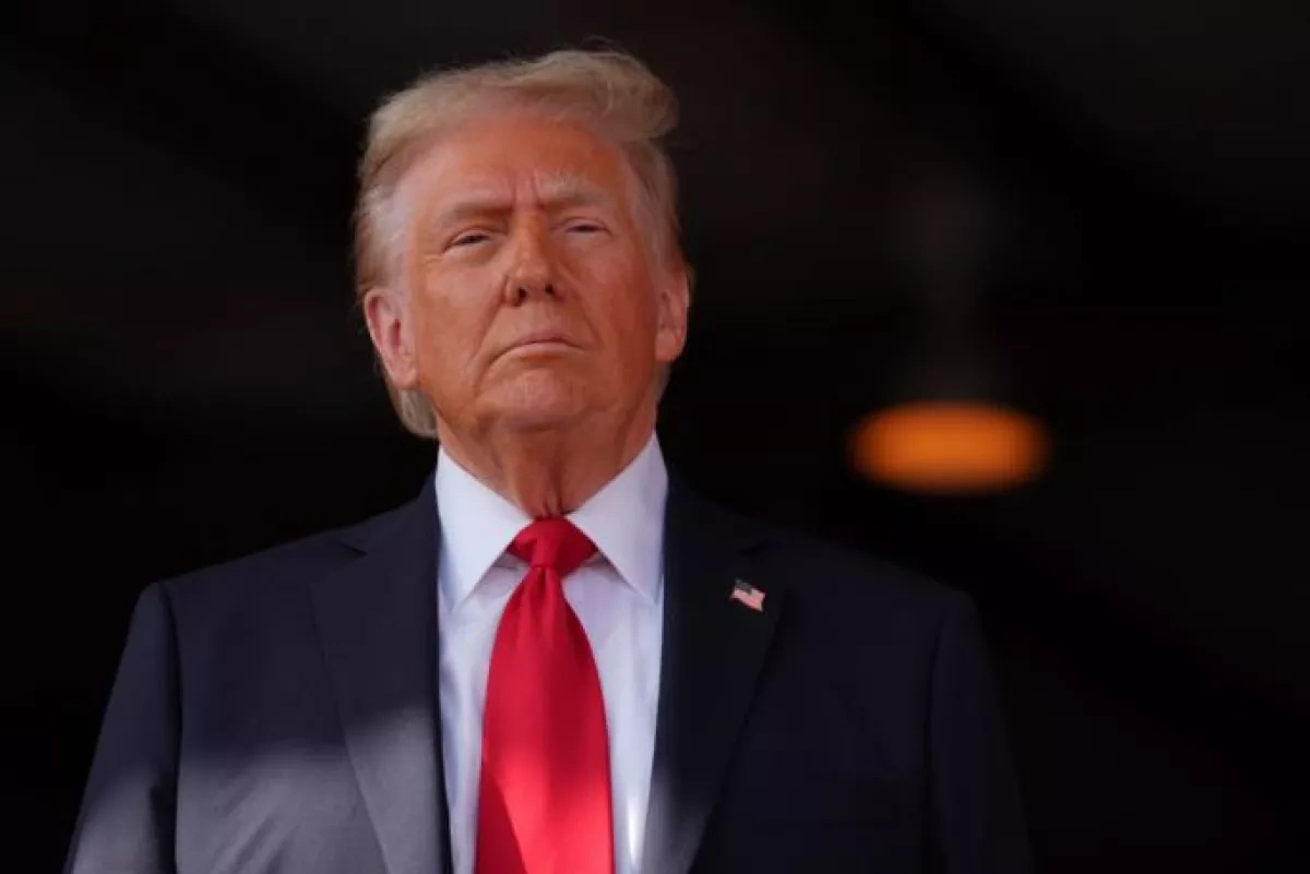 Trump shuts down $300 billion Iran fund reports, calls them "false"