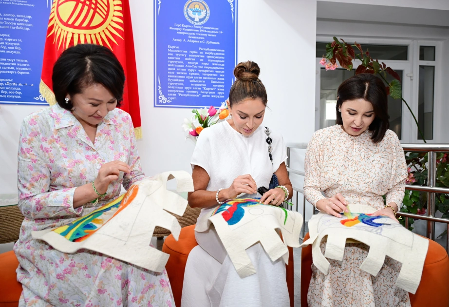 First Lady Mehriban Aliyeva visits “Altyn Balalyk” Health and Rehabilitation Center in Cholpon-Ata (PHOTO/VIDEO)