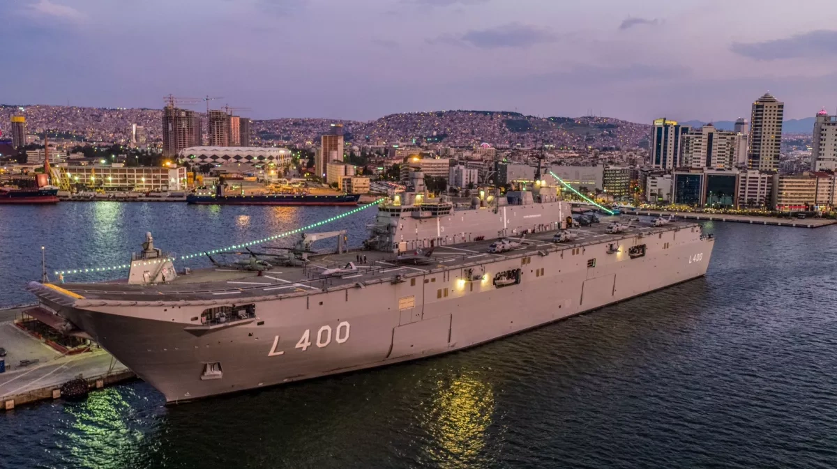 Türkiye’s flagship drone carrier hits Rotterdam for NATO exercise VIDEO