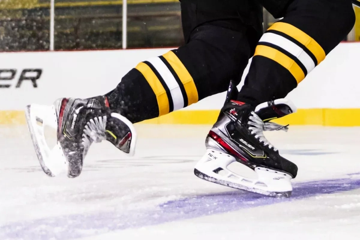 Russian hockey player has his femoral artery severed by skate blade