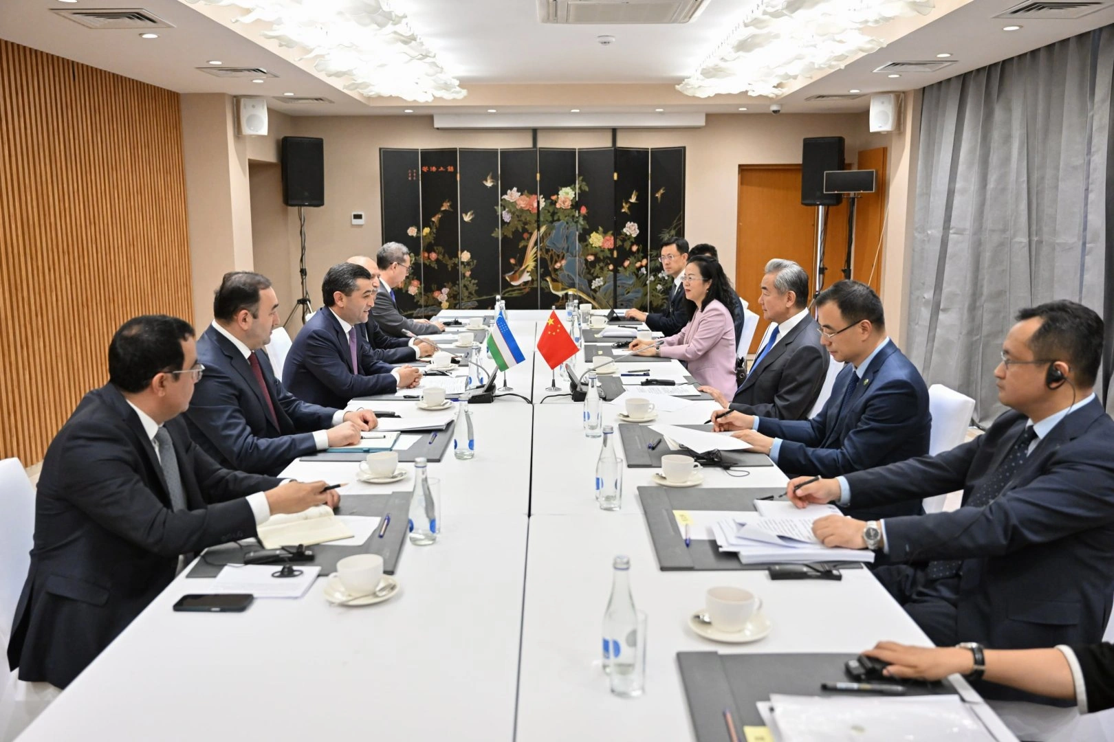 Uzbekistan, China discuss trade and investment cooperation on SCO sidelines