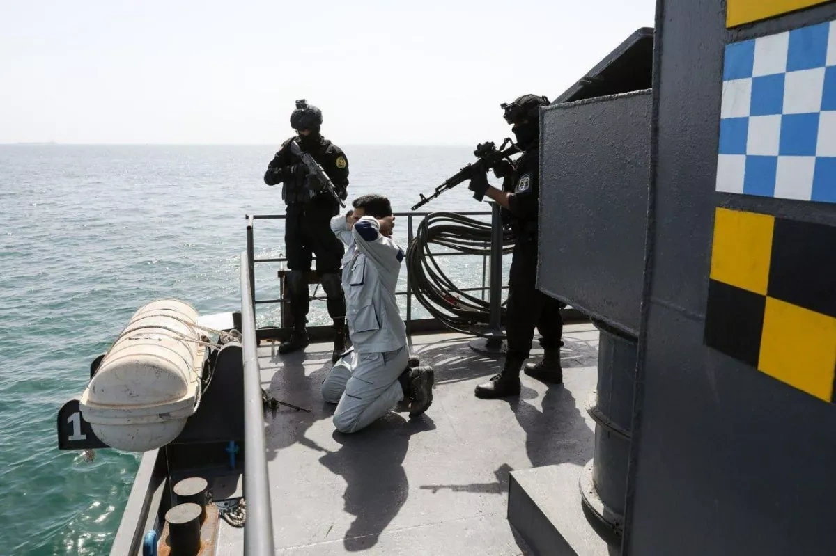 Joint Iranian-Russian naval drill recreates ship liberation in Gulf of Oman PHOTO