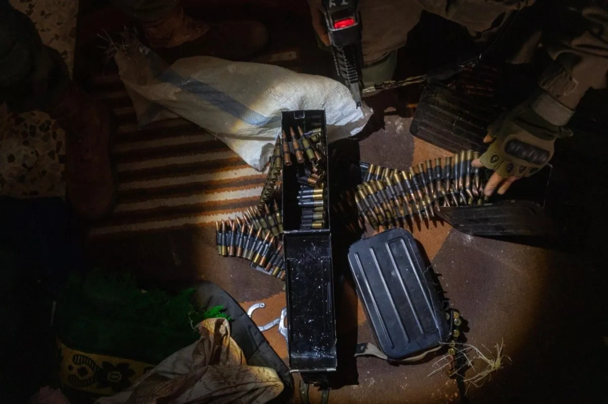 Israeli military seizes weapons, strikes "Hezbollah infrastructure" in Lebanon Photo