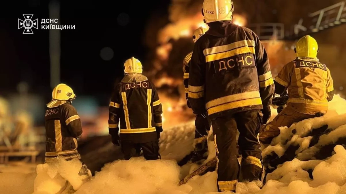 Blasts trigger major fire at industrial facility in Kyiv region PHOTO