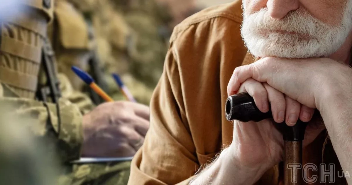 Ukraine allows men aged 60+ to serve under contract during martial law