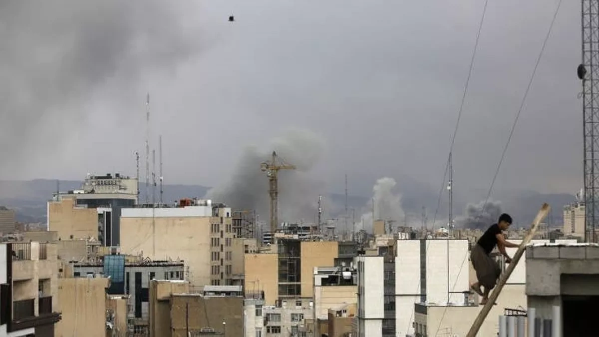 Central Israel hit by fresh rocket fire from Iran