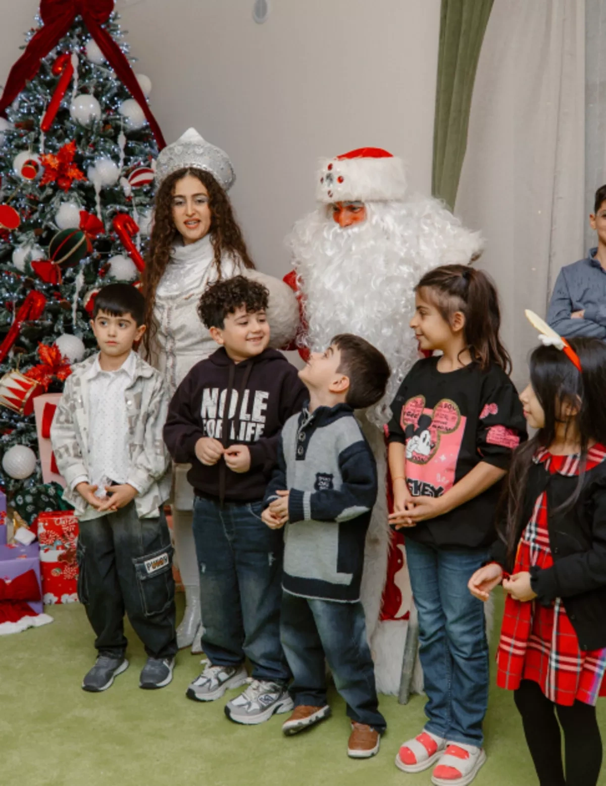 Leyla, Arzu Aliyeva share holiday joy with children at rehabilitation center