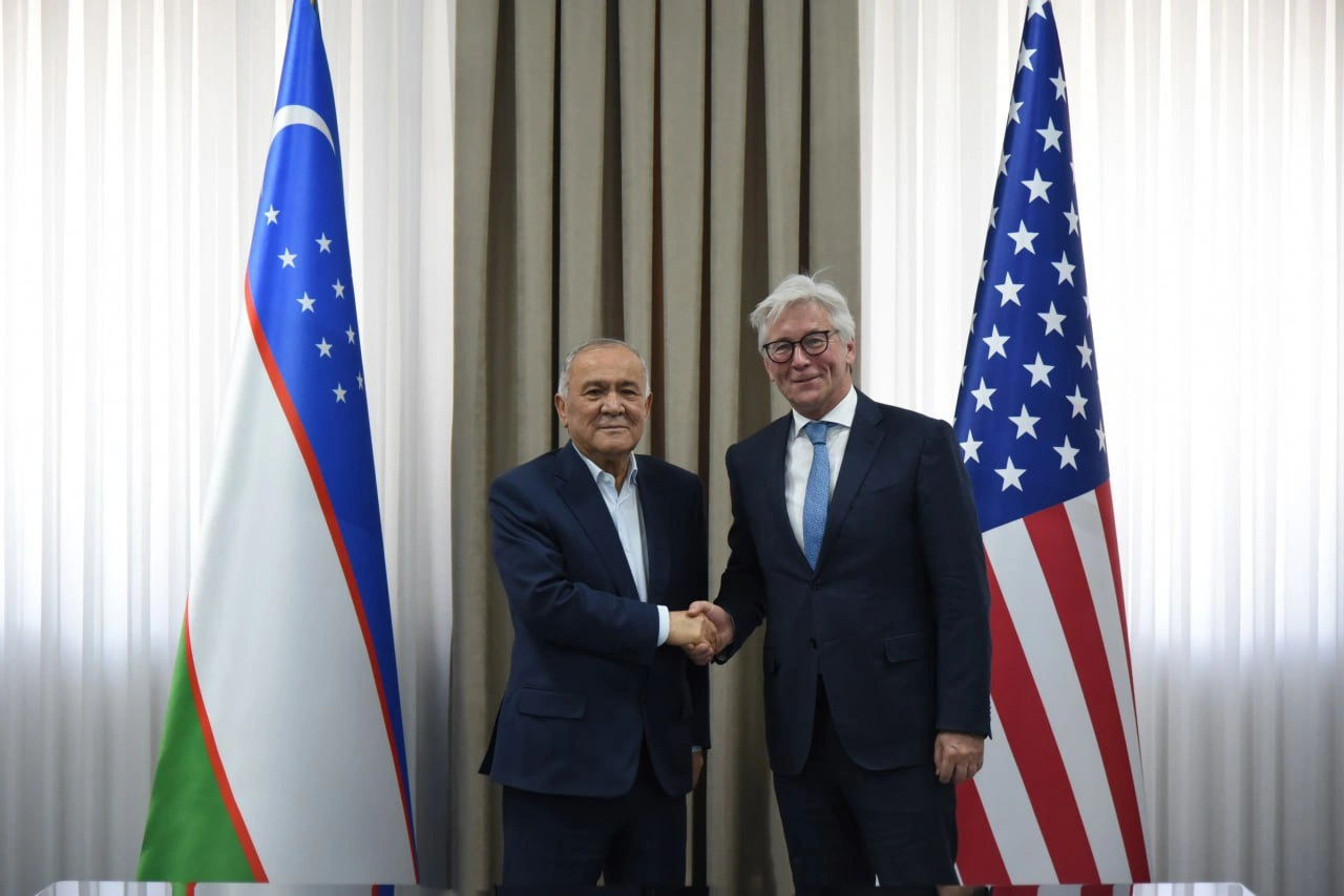 Uzbekneftgaz, Air Products discuss expansion of gas processing and GTL co-op