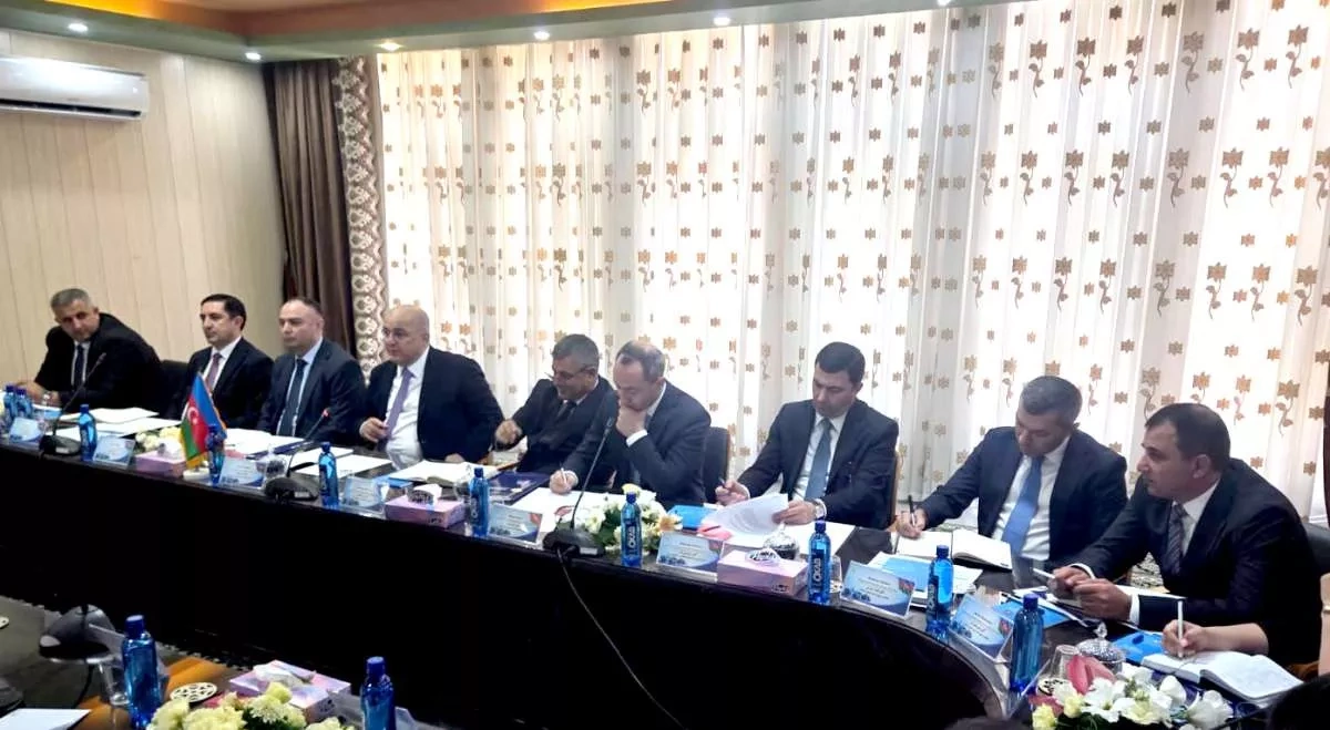 Azerbaijan, Iran customs chiefs hold border talks to boost transit cooperation PHOTO