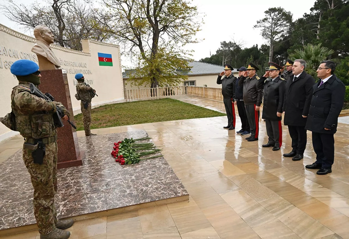 Azerbaijani, Uzbek defence officials visit commando military unit PHOTO/VIDEO