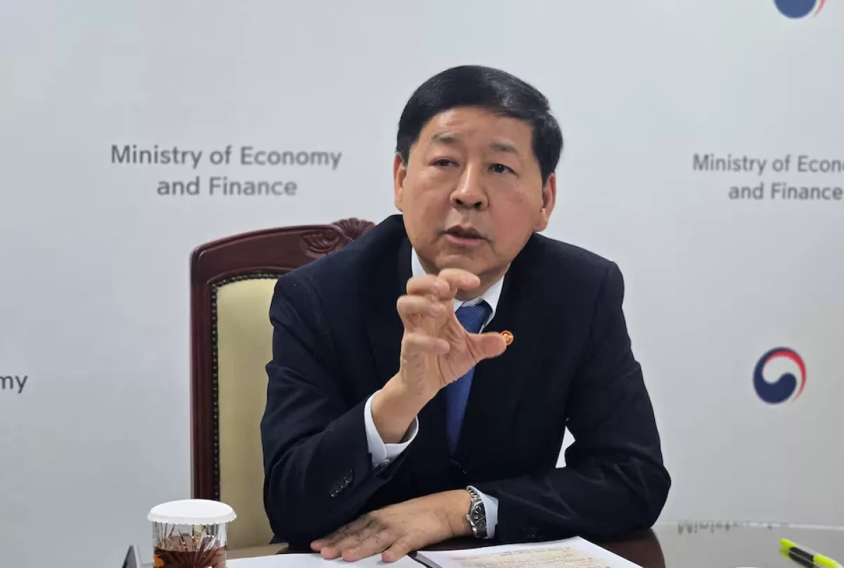 Fuel cap raised, taxes cut as Seoul responds to war fallout