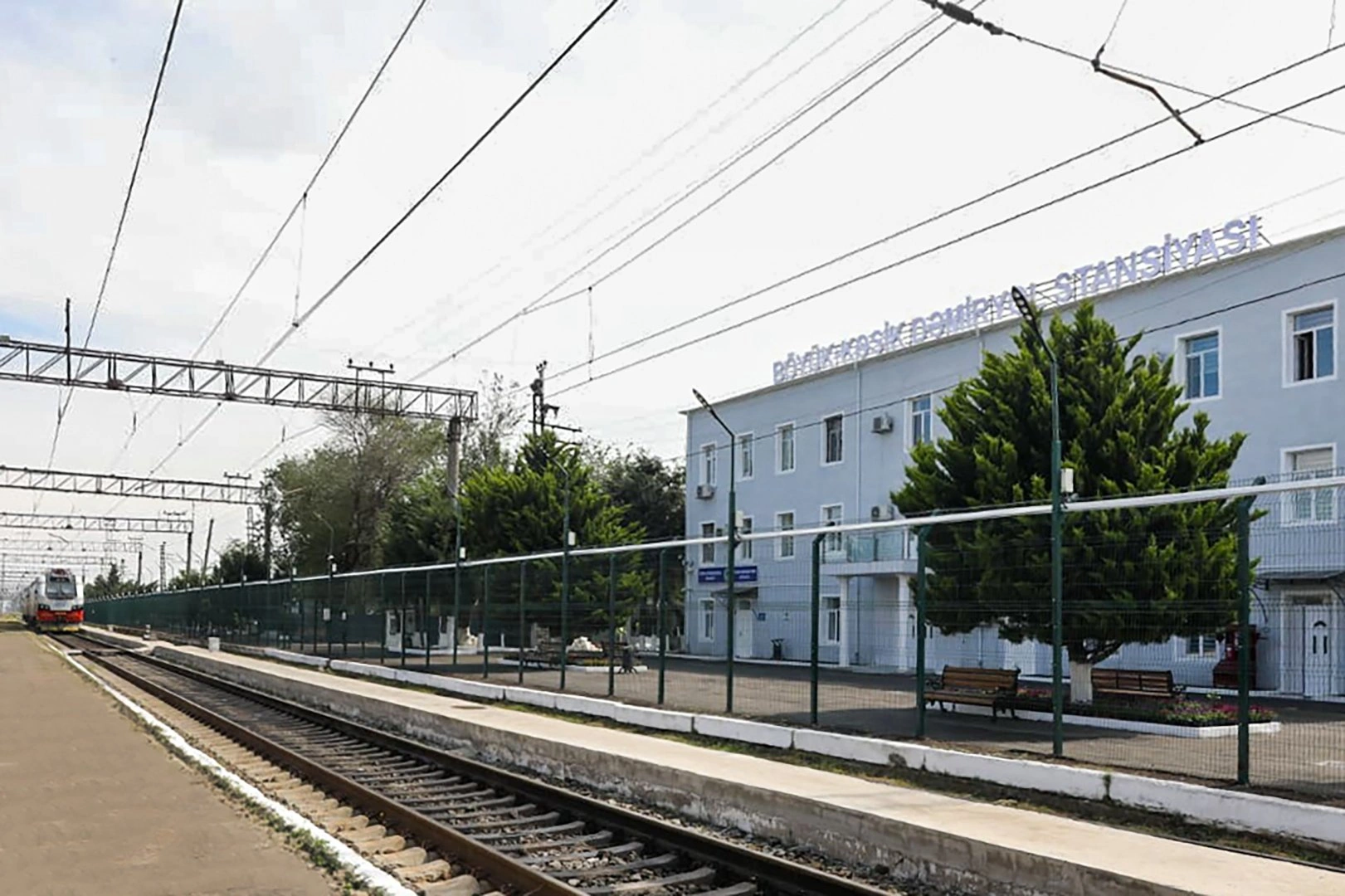 Azerbaijan and Georgia to double border crossing speed in railway transport (PHOTO)