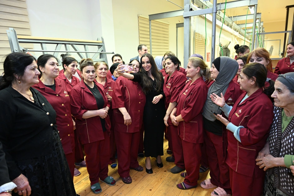 Leyla Aliyeva participates in cutting ceremony for carpets prepared for Shusha Mosque by “Azerkhalcha” OJSC (PHOTO)