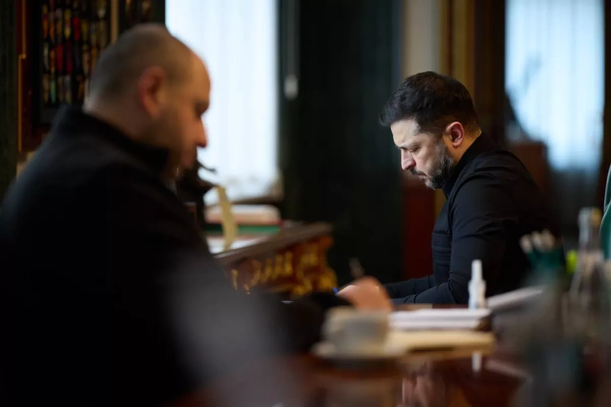 Zelenskyy holds energy meeting with officials following Russian strikes