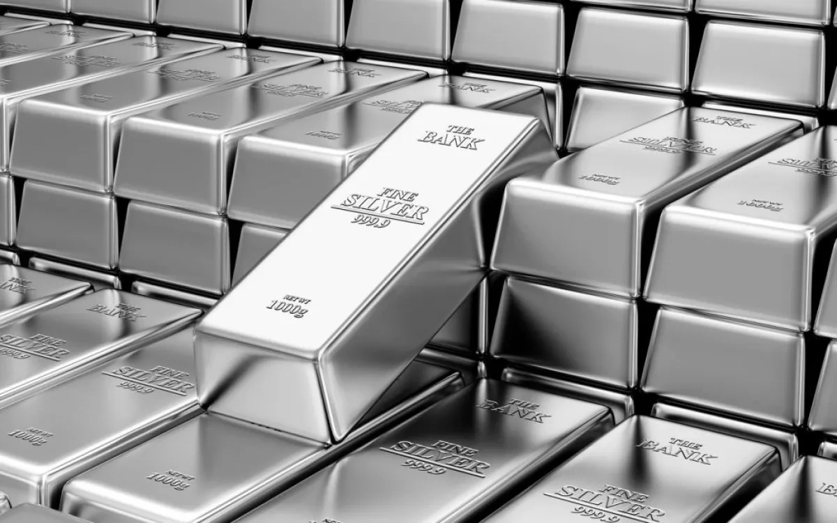 Silver hits record high as markets anticipate Fed rate cut