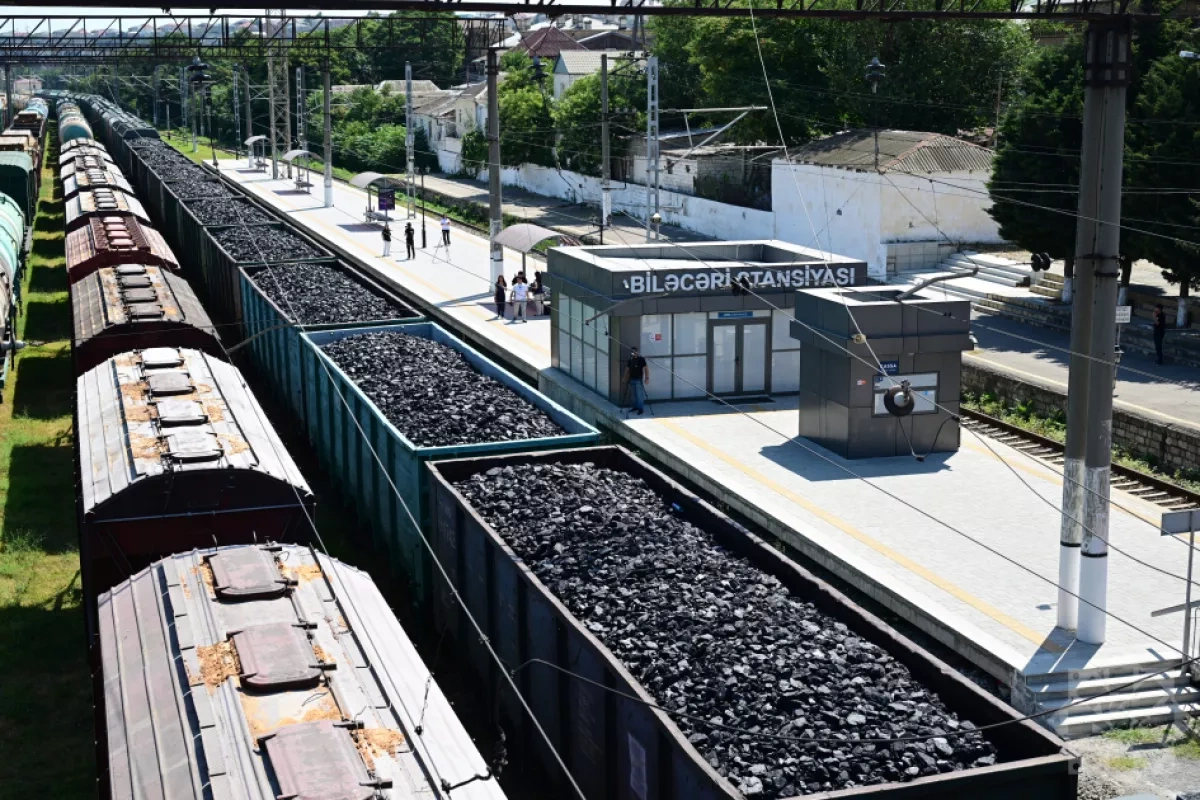 Azerbaijan transports Russian wheat, coal to Armenia by rail PHOTO