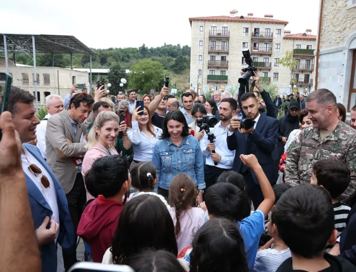 Foreign diplomats see Shusha’s new residential face PHOTO