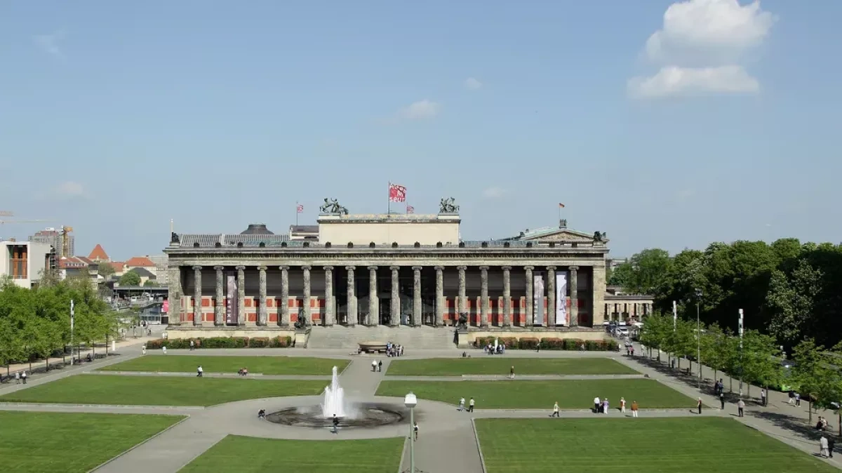Germany returns Nazi-looted sculpture to heirs of persecuted Jewish publisher