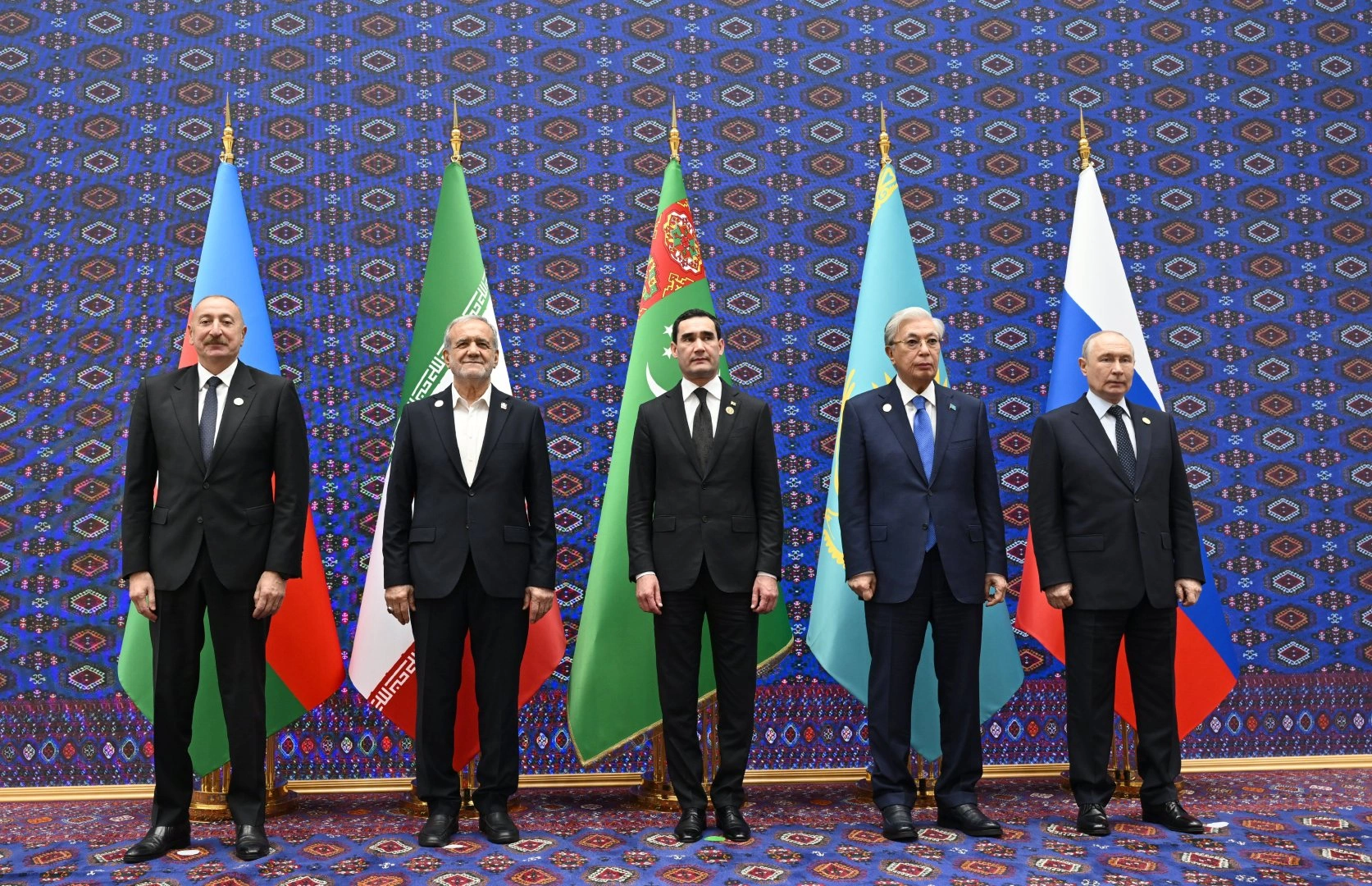 President Ilham Aliyev attends expanded-format meeting of Caspian Environmental Summit in Turkmenbashi (PHOTO)