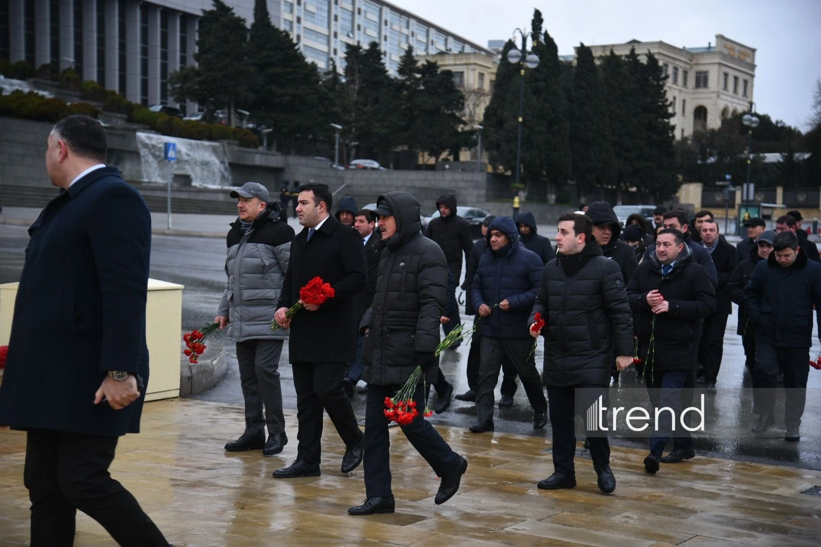 Azerbaijani people honor memory of victims of 20 January tragedy (PHOTO)