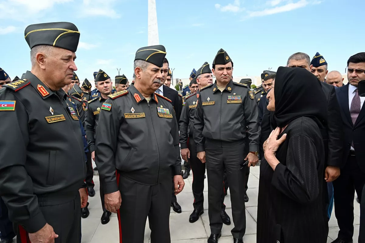 Azerbaijani defence officials mark Armed Forces Day with memorial ceremonies PHOTO