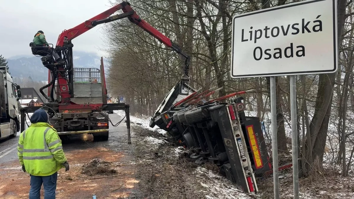 Bus from Kraków to Budapest catches fire after crash in Slovakia, driver dies PHOTO