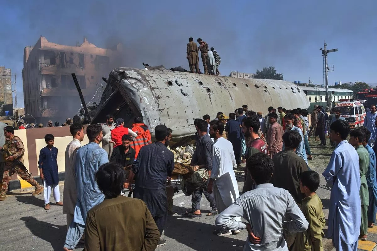 Train blast in Pakistan kills at least 16 people