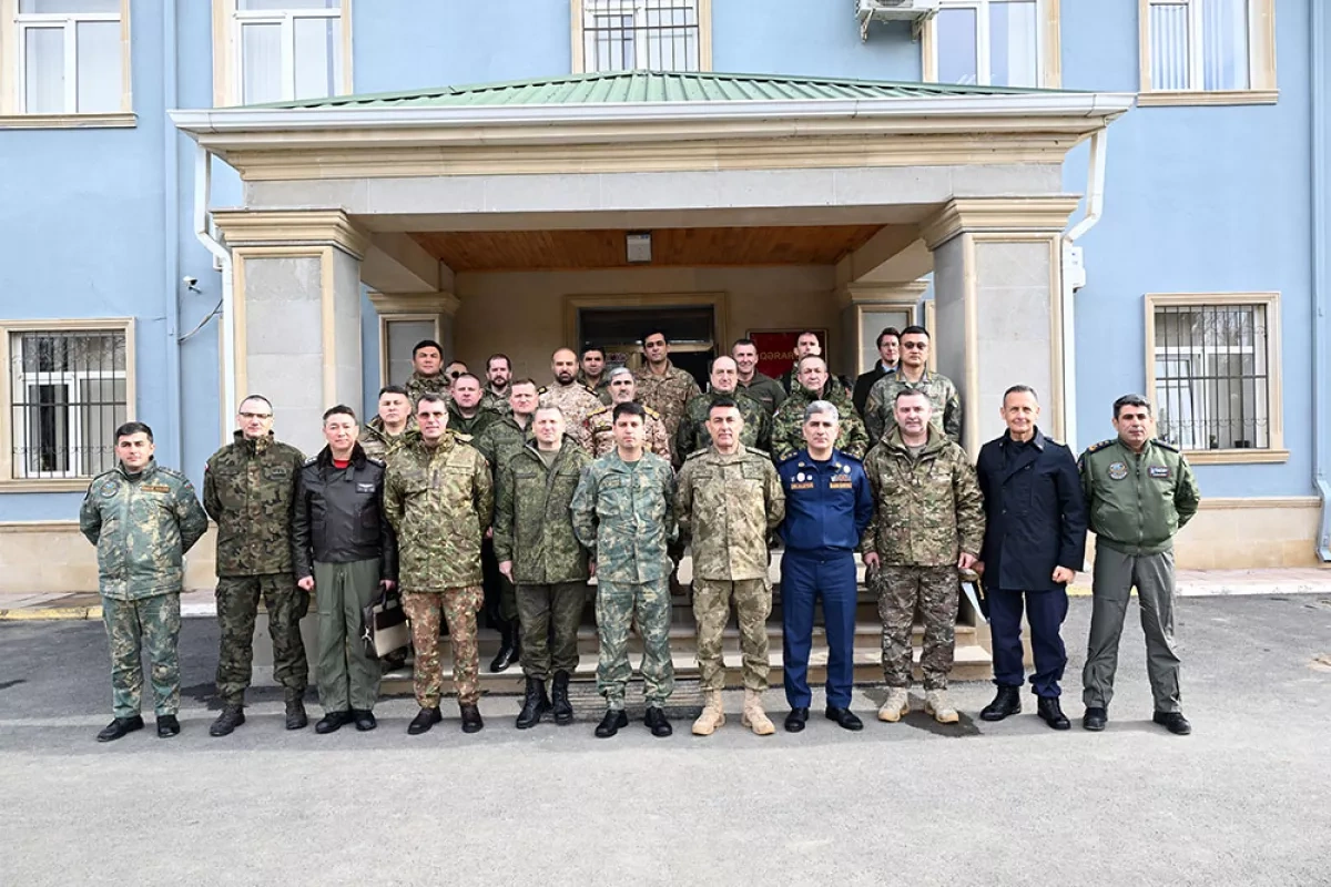 Azerbaijan hosts military attachés from 18 countries at Air Force facility video