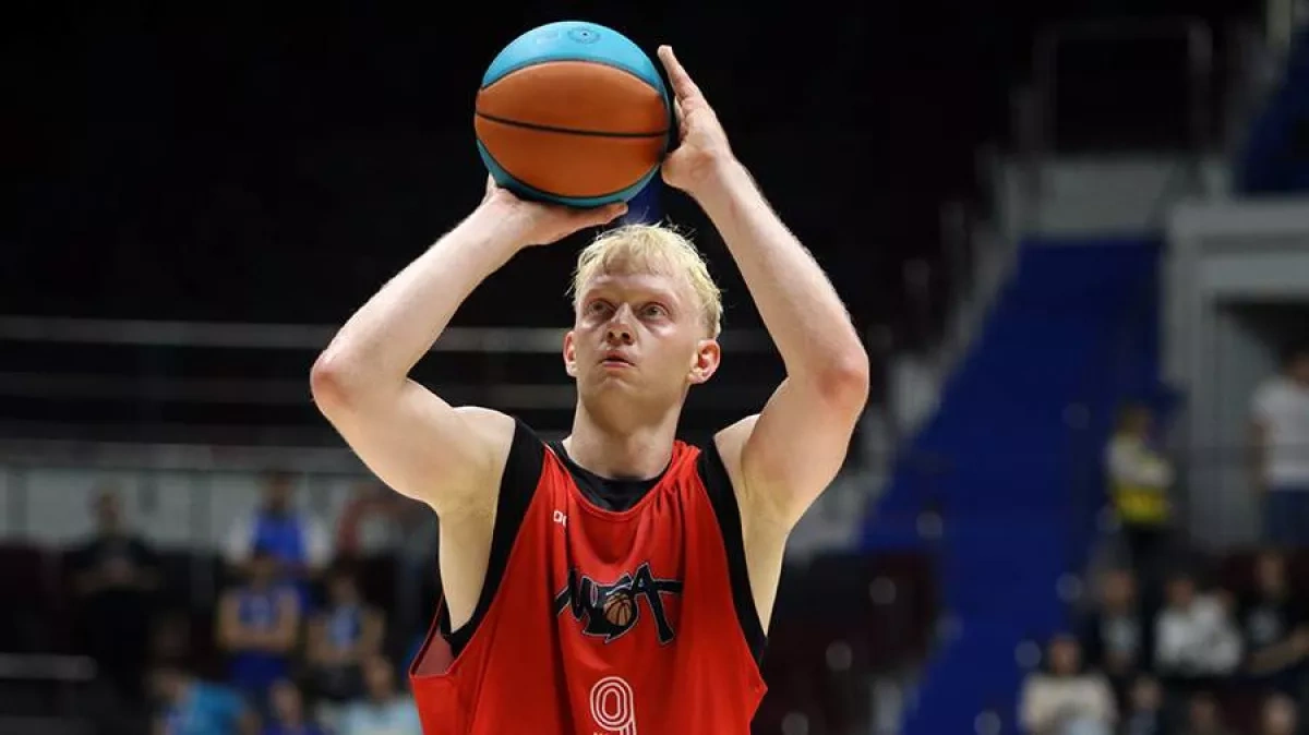 French researcher freed in prisoner swap with Russian basketball player