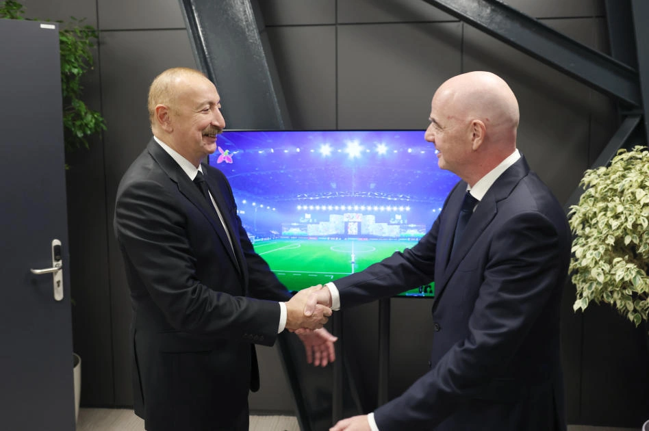 Gianni Infantino presented keepsakes to President Ilham Aliyev (PHOTO)