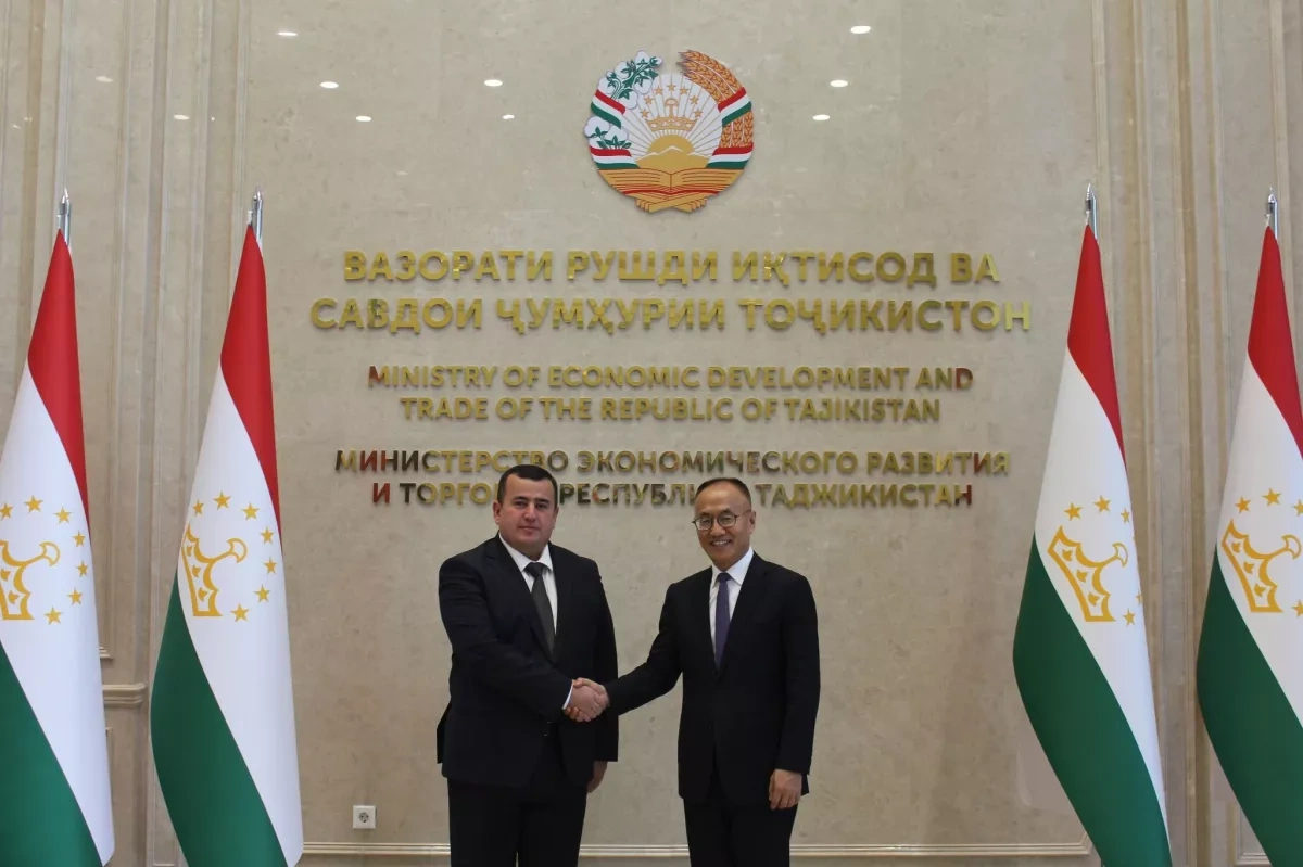 Tajikistan, China advance talks on infrastructure projects, economic cooperation PHOTO