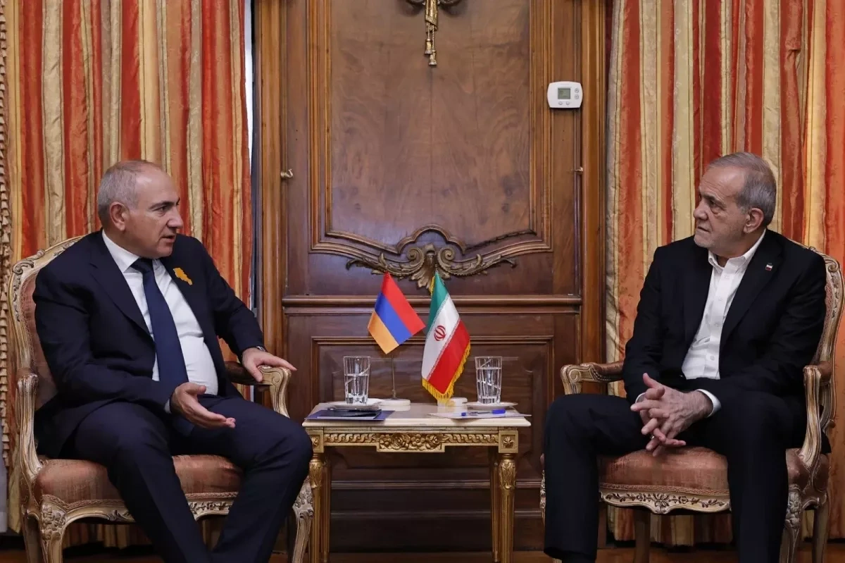 Armenian PM discusses trade, regional stability with Iranian president