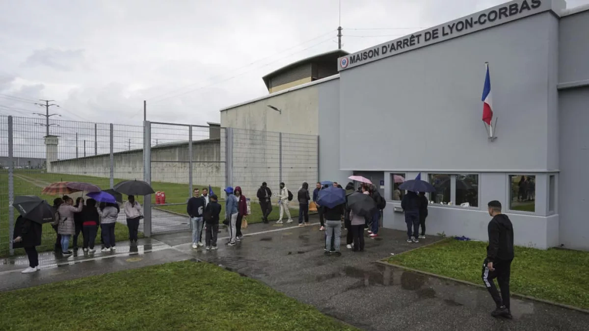 Overloaded and understaffed: French prisons push toward strike Article by Radio France Internationale