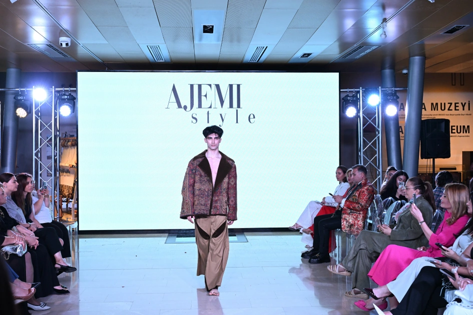 Alena Aliyeva attends “Patterns of Time” fashion show held at Azerbaijan National Carpet Museum (PHOTO)