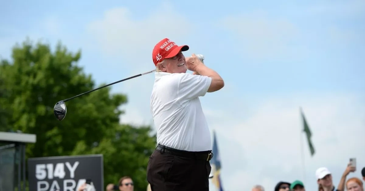 “Avengers” roll up to Trump’s golf club to guard president VIDEO