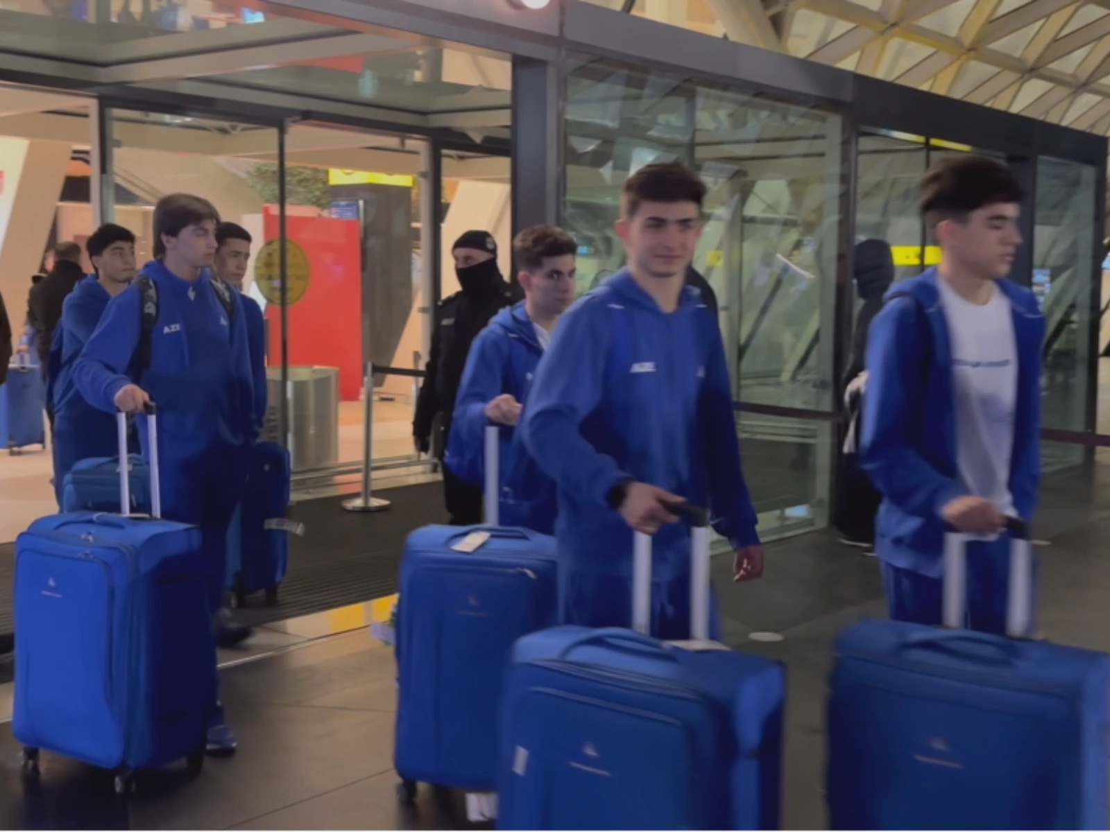 Azerbaijani gymnasts return home following their performance at European Championships