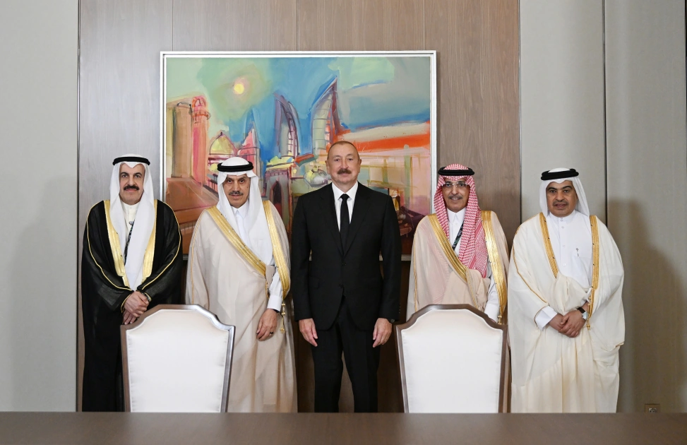 President Ilham Aliyev receives delegation of leaders of member organizations of Arab Coordination Group (PHOTO)